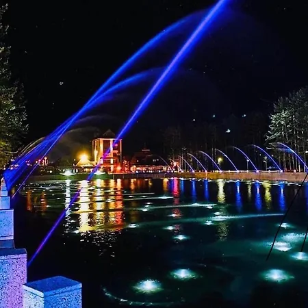 アパート Lux Sky ズラティボール